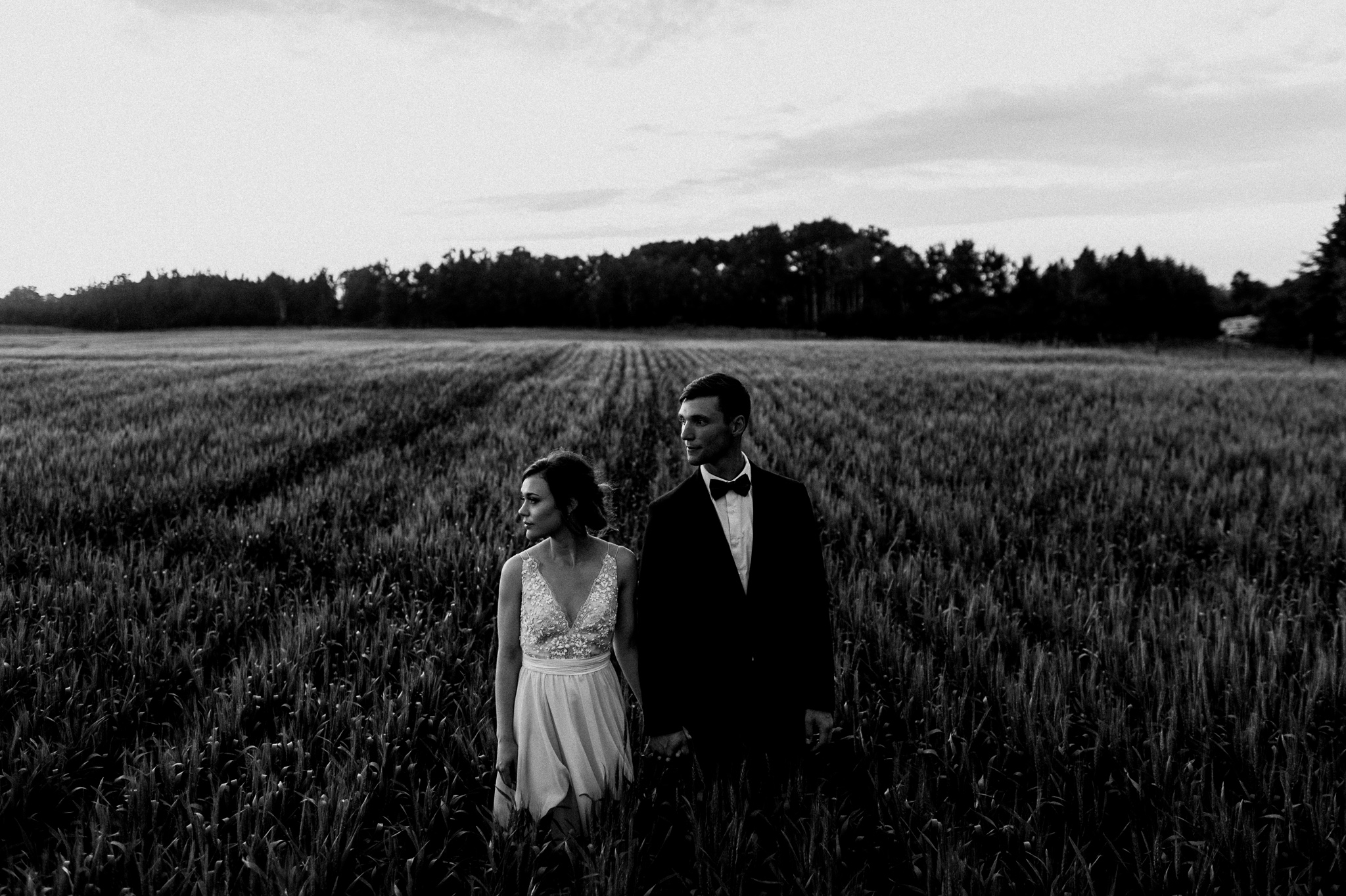 Alberta backyard wedding Jennifer Moher Photography